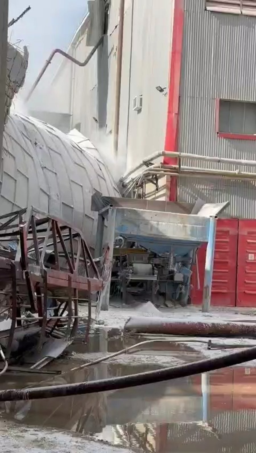 קריסת המבנה במפעל בירוחם