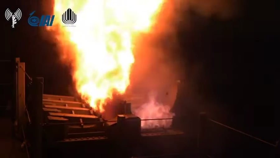 שיגור טיל ברק