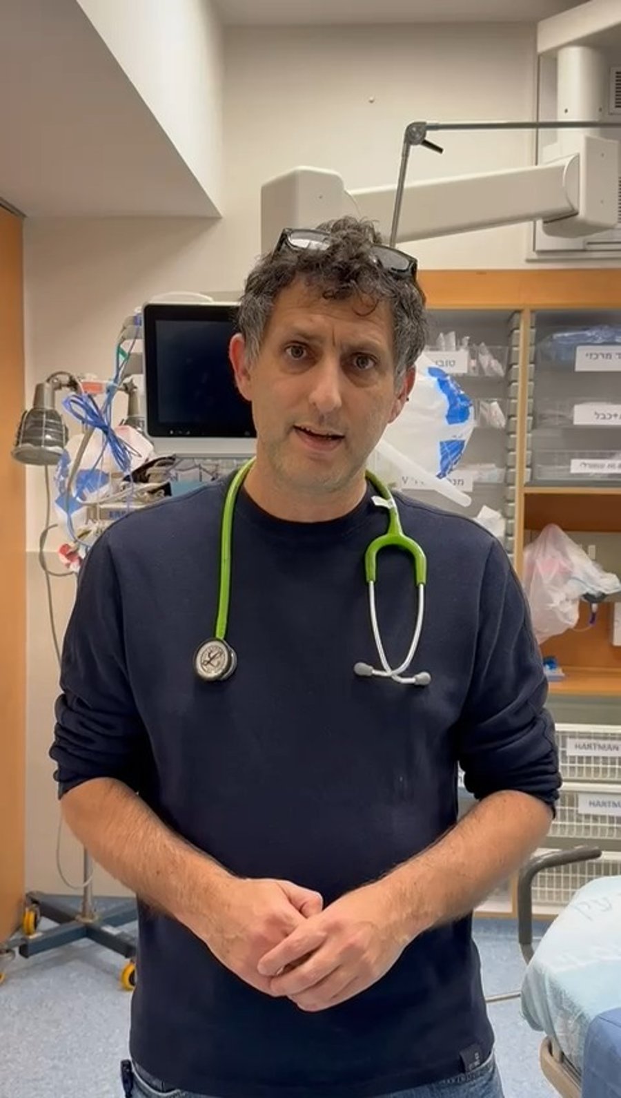 ד״ר סער חשביה, מנהל המחלקה לרפואה דחופה (מיון) בילדים וסגן מנהל בי״ח הדסה