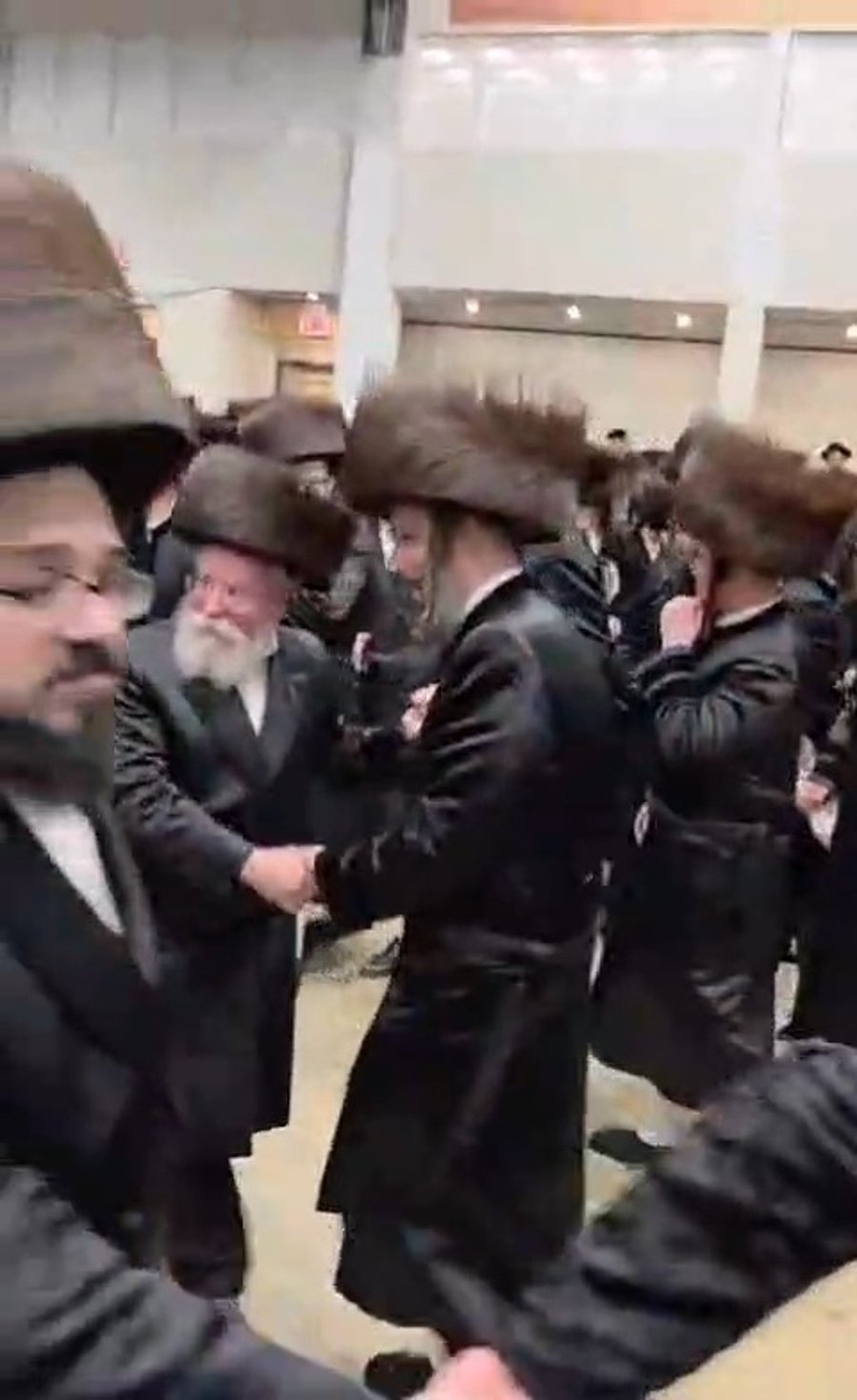 האדמו"ר מאלעסק בריקוד