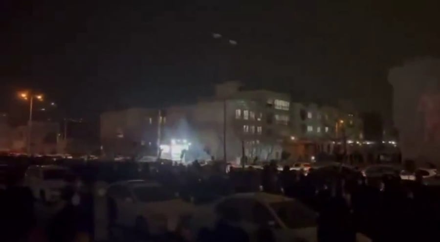 תהלוכות מחאה ענקיות בטהרן