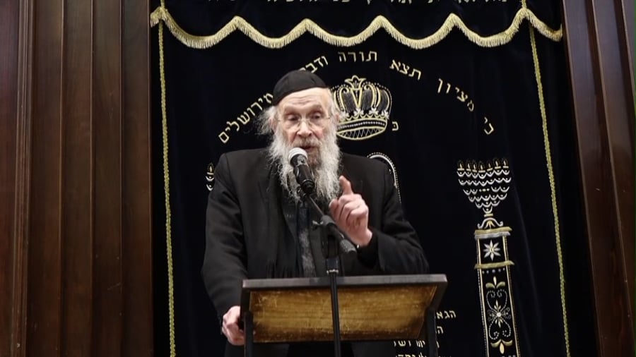 ראש הישיבה הגאון רבי יהושע אייכנשטיין בישיבת "מאור התלמוד"