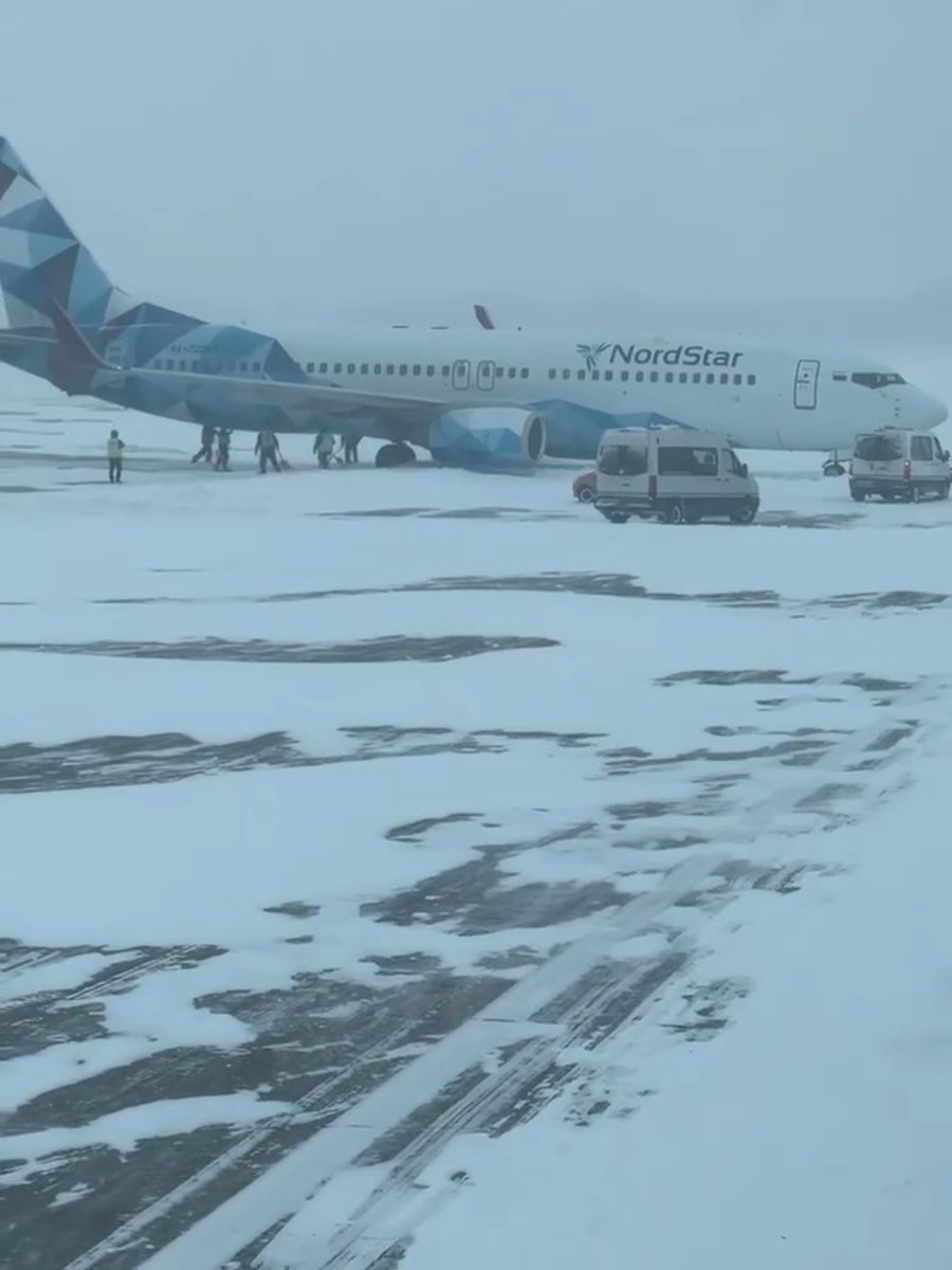 עובדי הנמל עם האתים