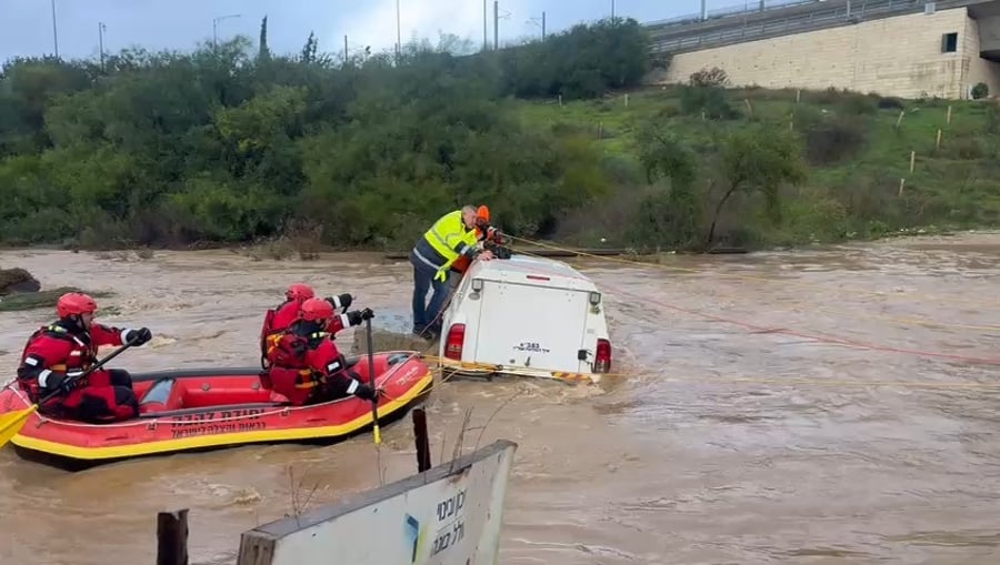 חילוץ הלכודים בנחל ערבה