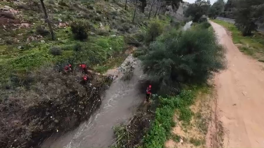החיפושים בנחל אחר הנער החרדי