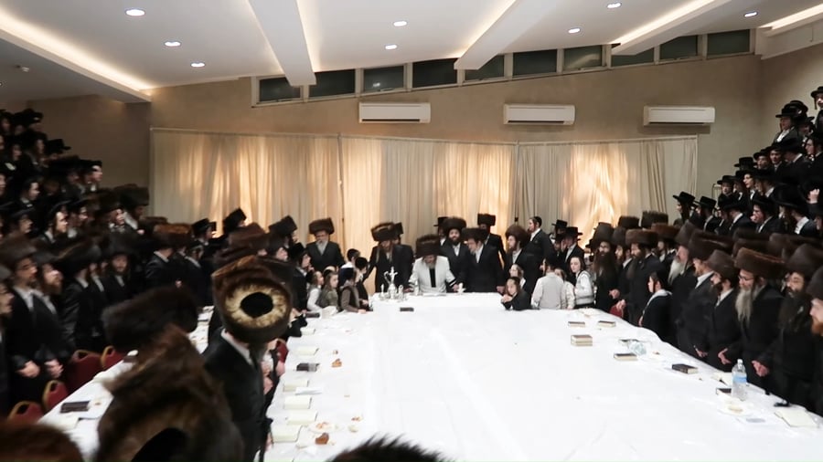 האדמו"ר מקרעטשניף סיגעט בביקור בלונדון