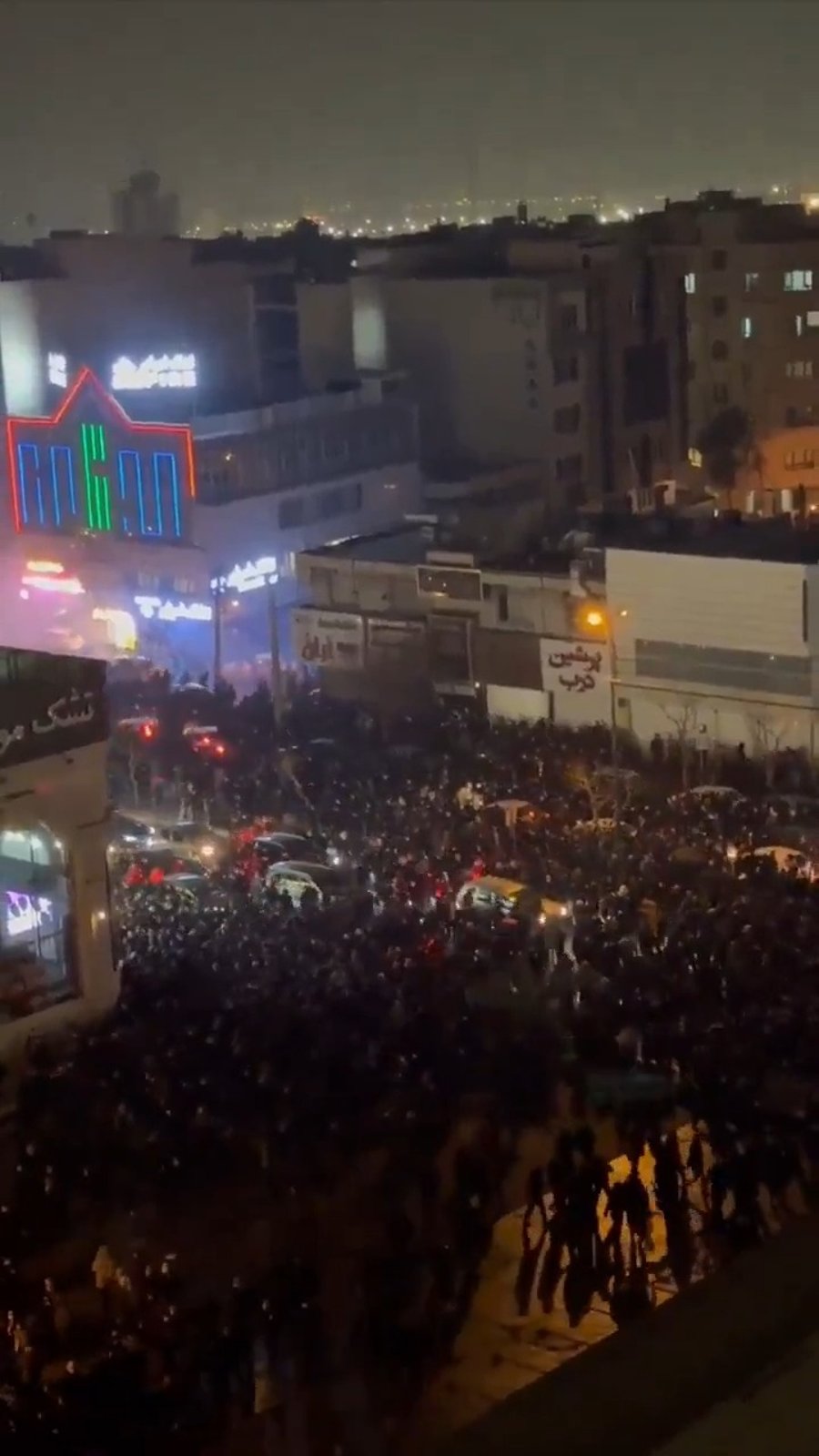 כך נראו המחאות באיראן בתחילתן 