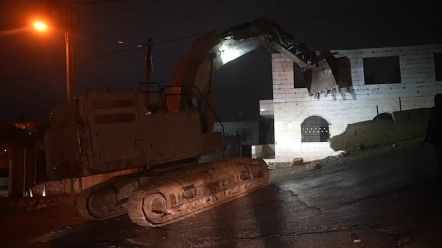 צפו בהריסת בית המחבל