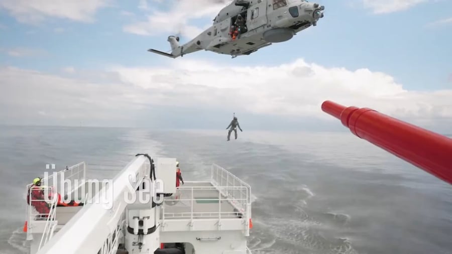 תרגיל חילוץ ימי דרמטי בלב ים | צבא גרמניה