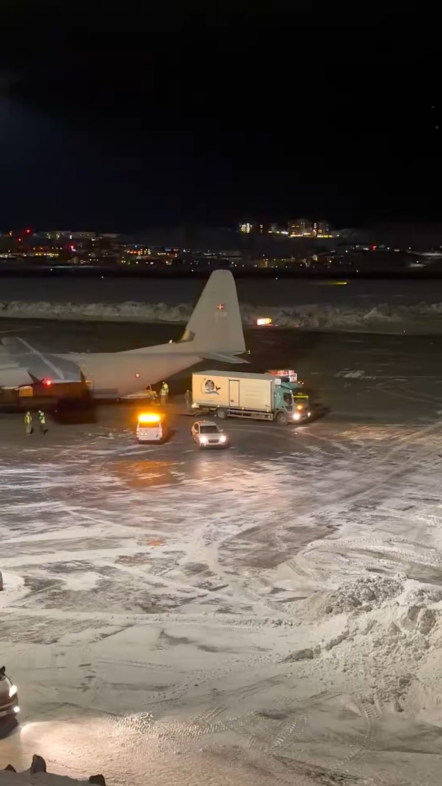 כוחות צבא דנים נוספים הגיעו לגרינלנד , כאשר מדינות אירופה מתחילות לחזק את עמדותיהן באי