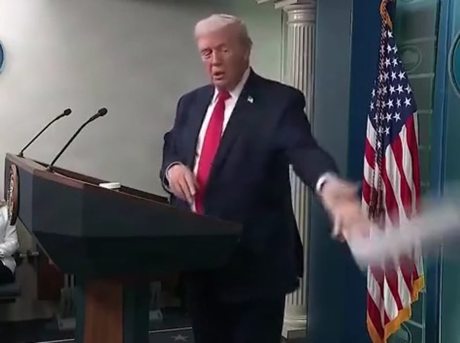 טראמפ והספר