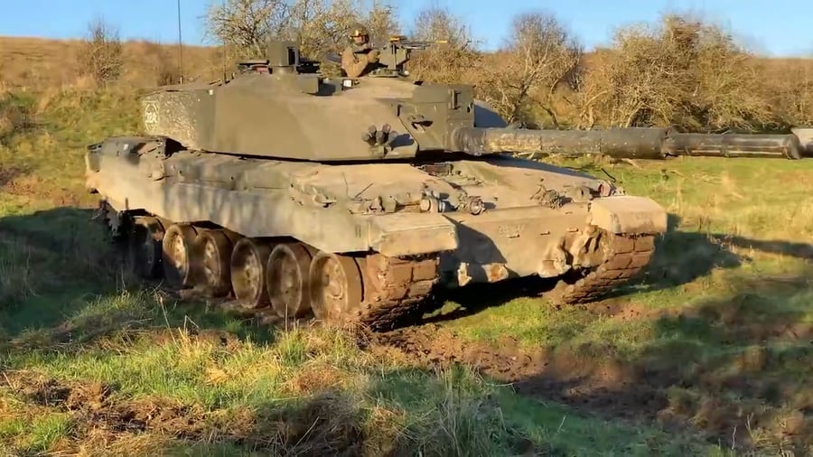 טנקי הצ'לנג'ר 2 של צבא בריטניה