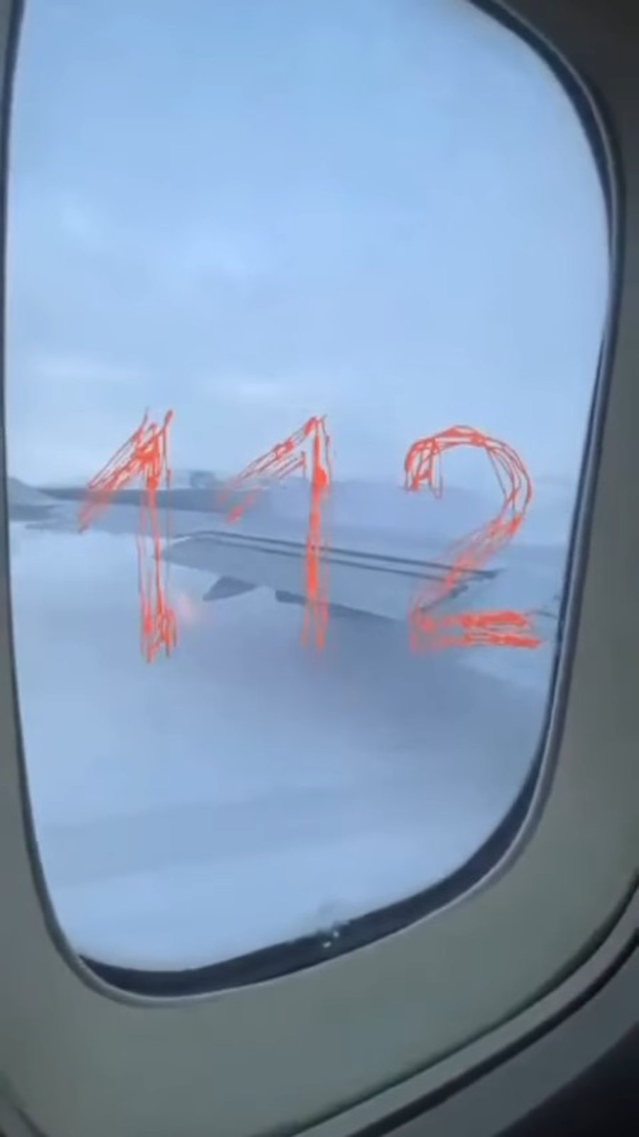 המטוס סוטה מהמסלול באמצע ההמראה - ונתקע בשלג