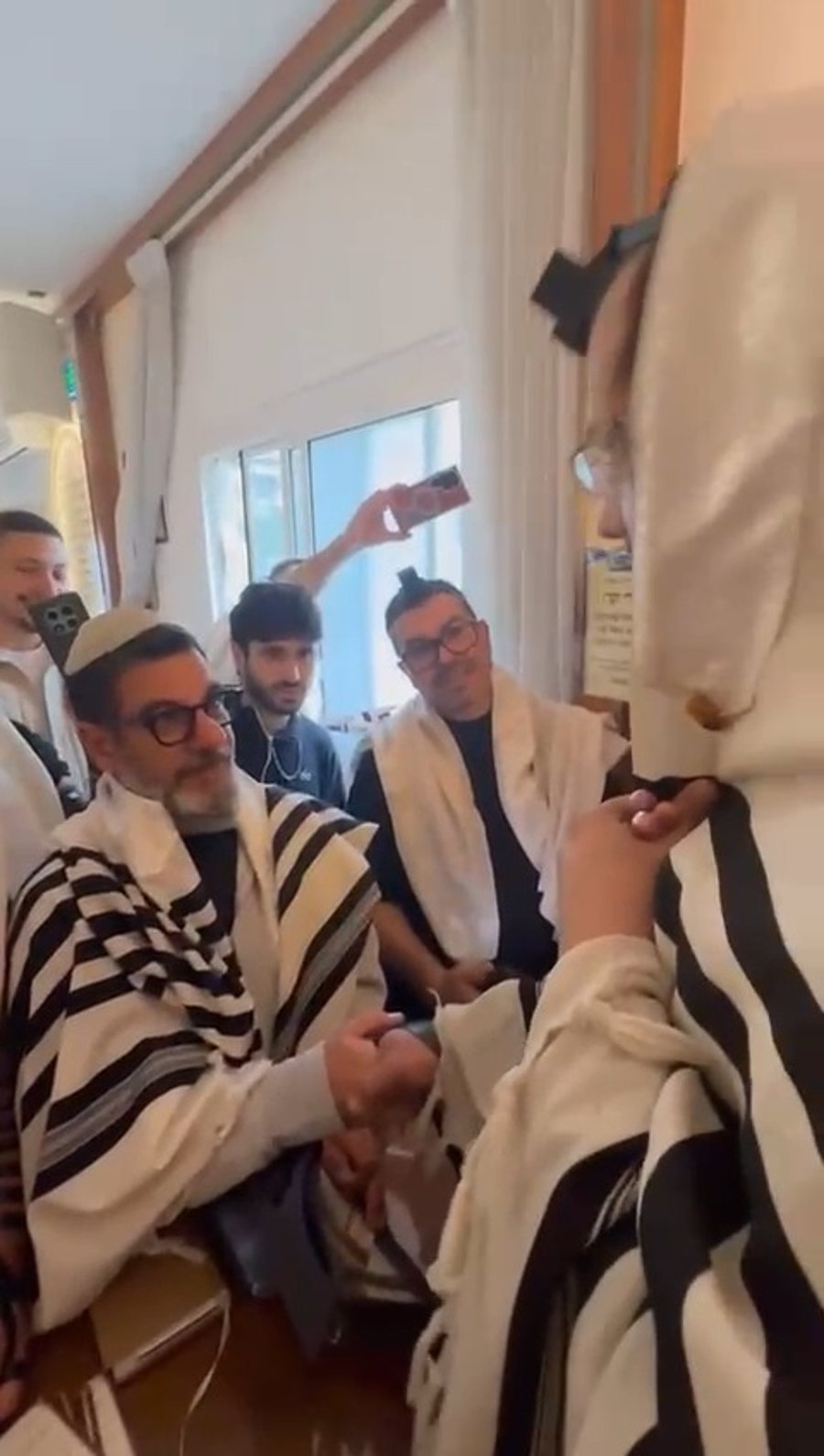 תומר אגאי עם הינוקא