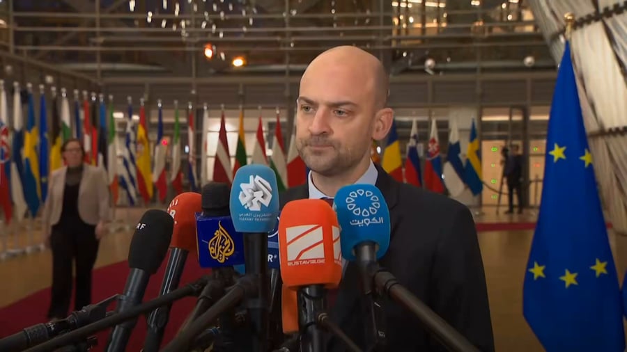 שר החוץ הצרפתי ז'אן נואל בארו בבריסל