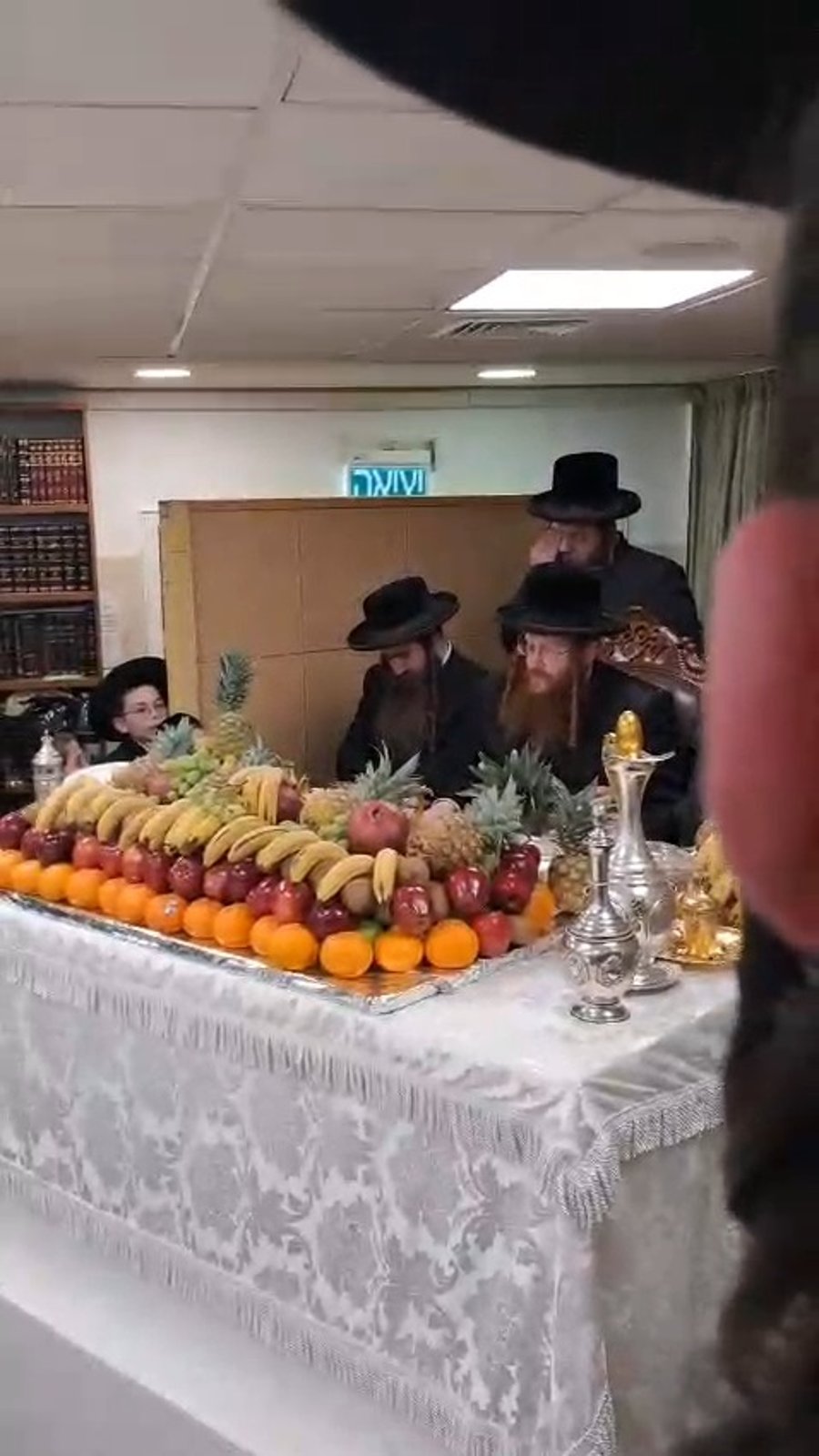 האדמו"ר מקאליב בטיש ט"ו בשבט 