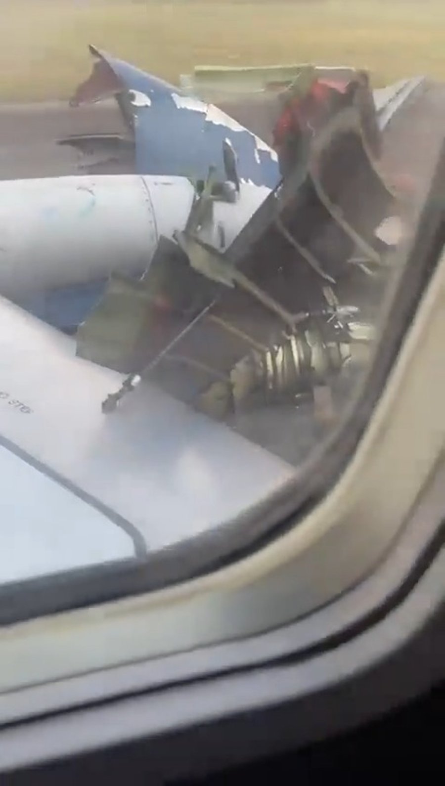 הנוסעים המבועתים מתעדים: כך נראה המנוע