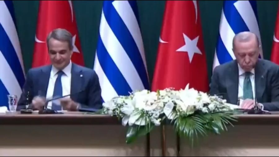 הרגע המביך שתועד בפגישה