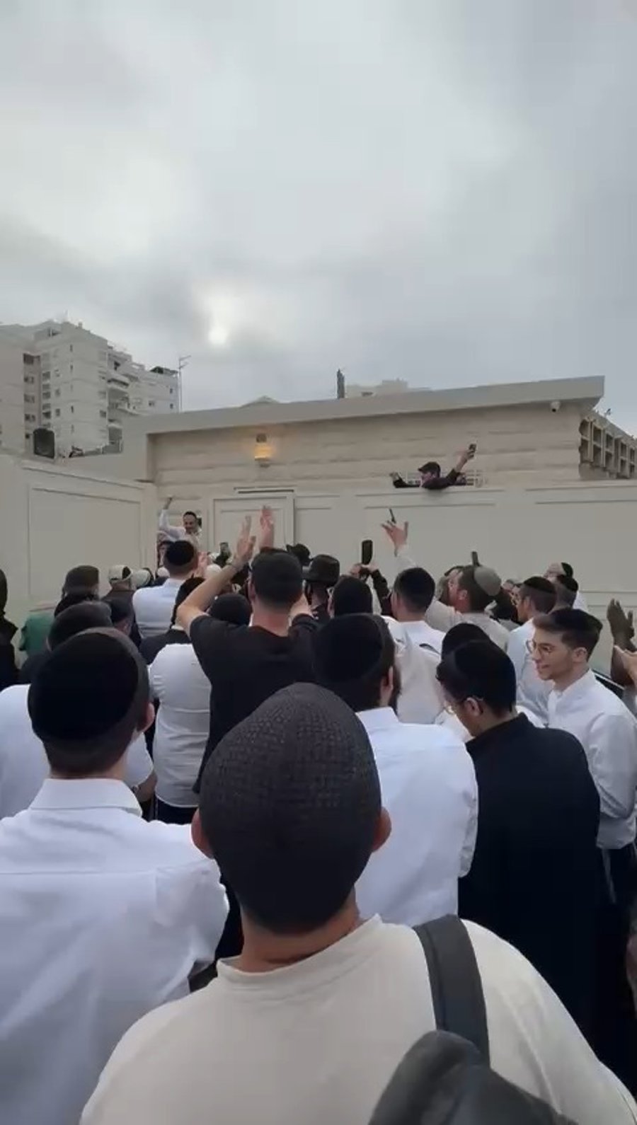 השמחה לאחר חתימת ההסכם