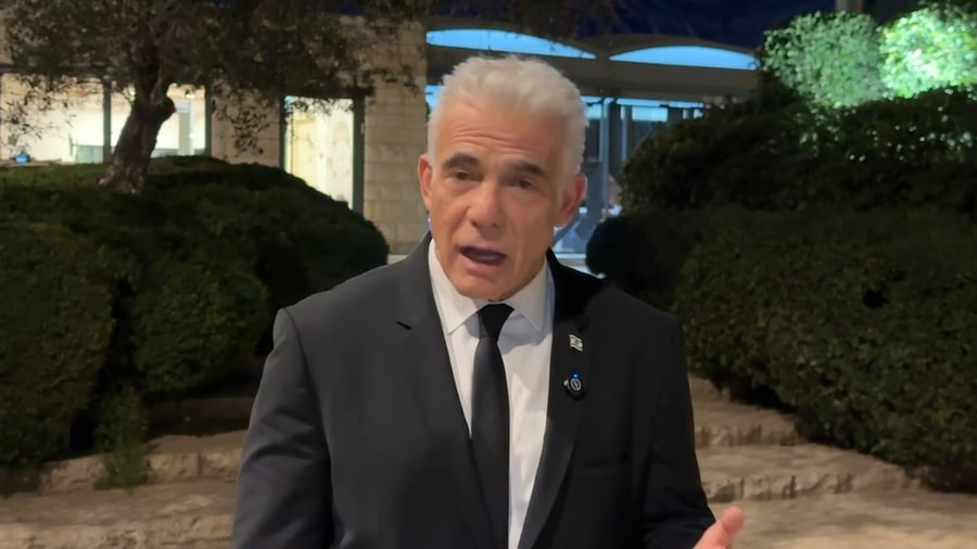 דבריו של לפיד, הערב