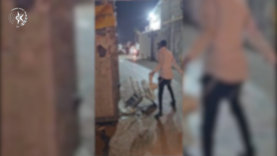 הפרעות מול חסידות ויז'ניץ, הלילה