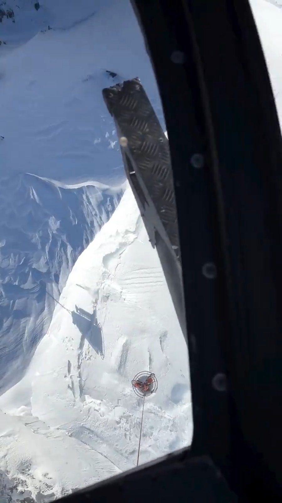 מפולת שלגים יזומה