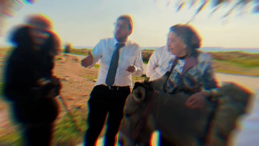 כותב השורות ישראל שפירא בסיור לפני מספר שבועות בנחל עוג'ה עם הגאון רבי ישראל רקובסקי ומשפחתו מקים ישיבת אור שמח ארה"ב