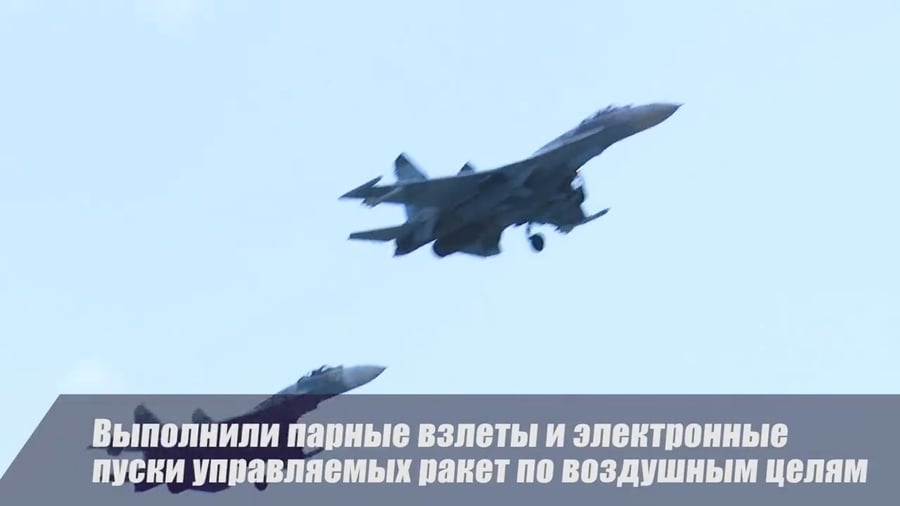 לוחמי הצי הבלטי ניהלו קרב מדומה עם מטוסי אויב.