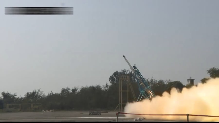 פיתוח טילי אוויר-אוויר ארוכי טווח של צבא הודו