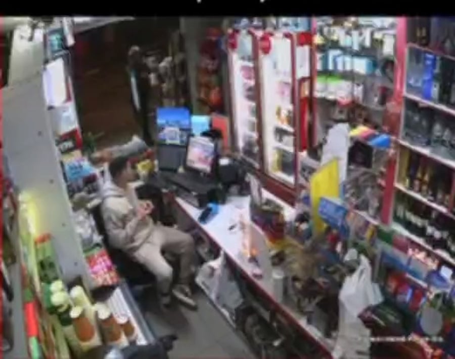 הירי לעבר העובד