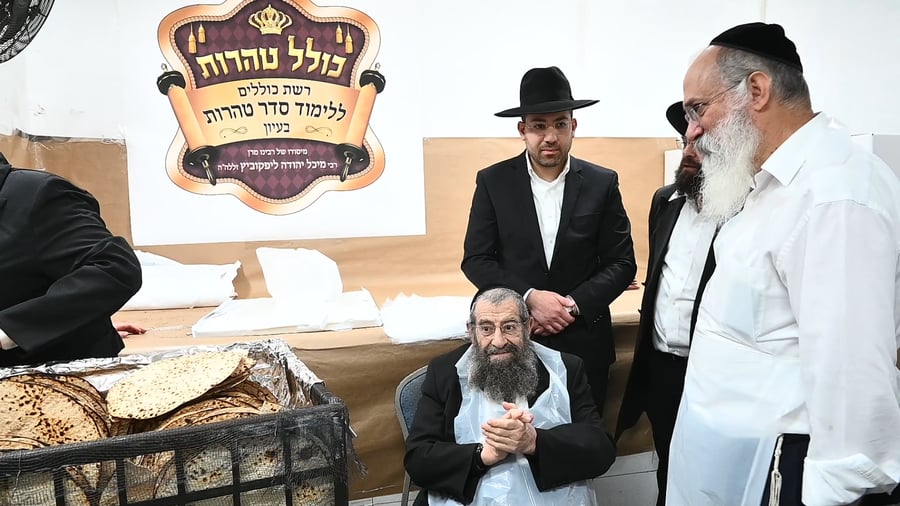 הגר"מ בן שמעון באפיית מצות