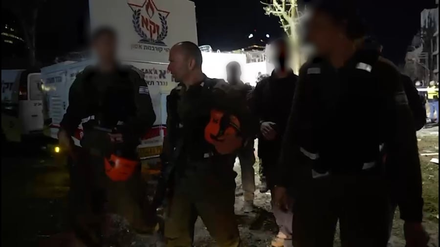 ביקור מפקד פיקוד העורף בזירת הנפילה בתל אביב