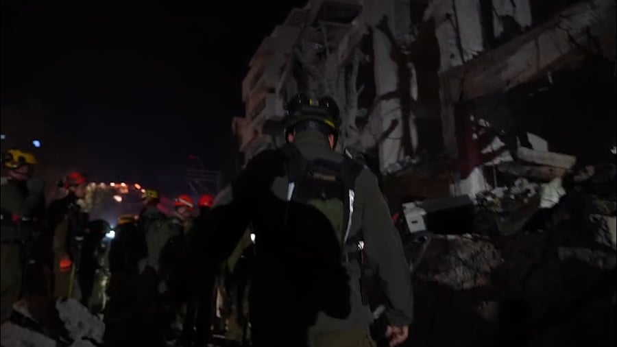 כוחות פיקוד העורף בזירת הנפילה בתל אביב