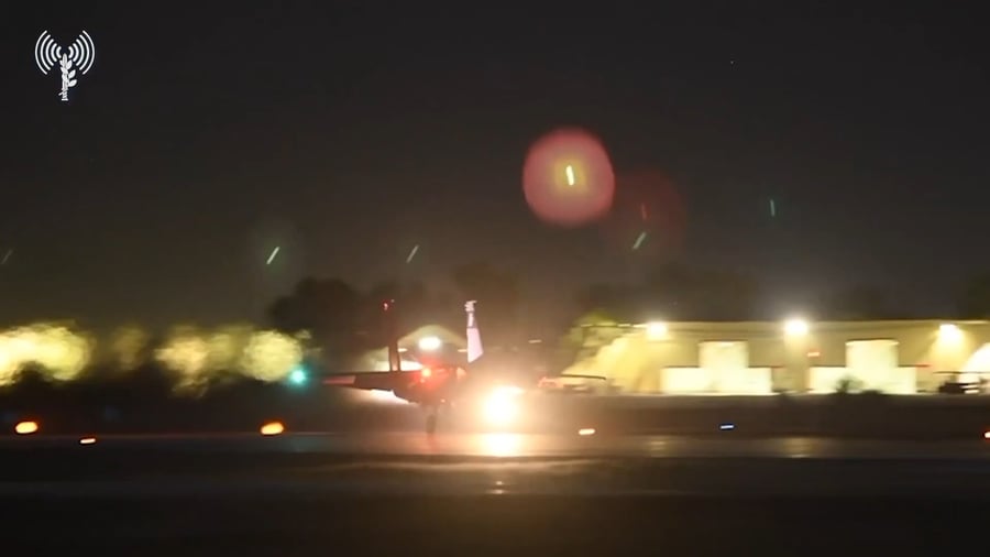 מטוס F-15C Bazs ממריא לגיחה לקראת מבצע אמש