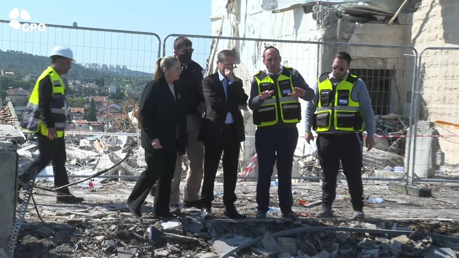 הביקור של הנשיא הרצוג בזירת הנפילה בבית שמש