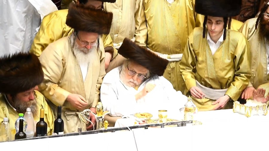 פורים בחצה"ק תולדות אברהם יצחק