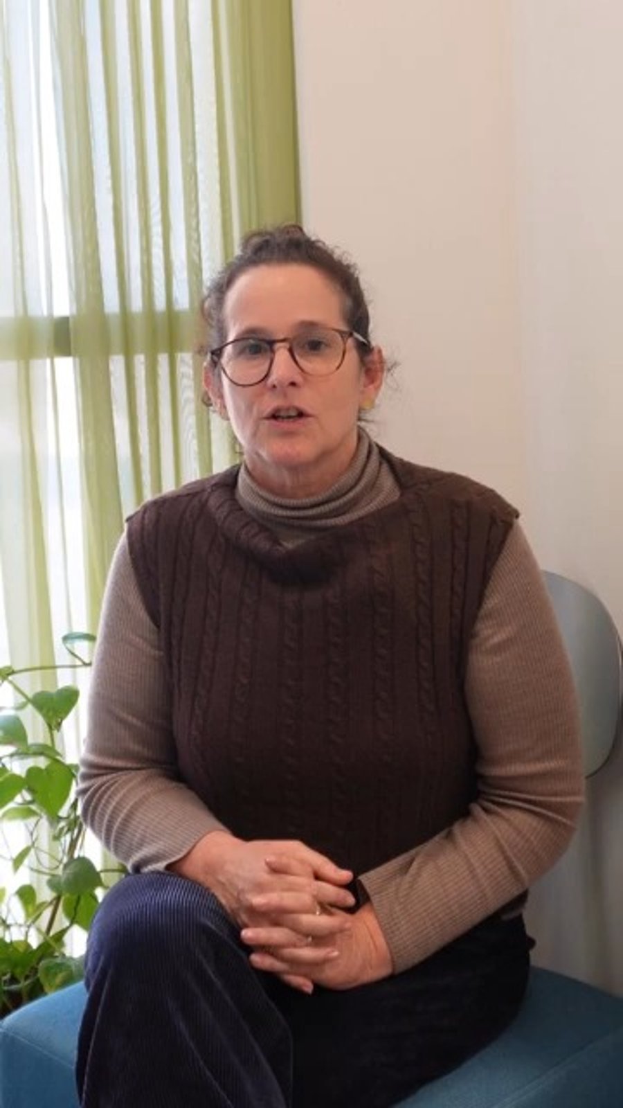 הנחיות לקשישים בחירום ולבני משפחתם ושכניהם - ד"ר אפרת גיל, ראש אגף גריאטריה במשרד הבריאות 