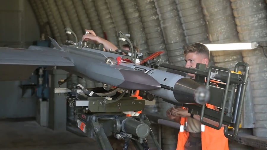 תעופה קרבית: מאחורי הקלעים של ההכנה המבצעית הצרפתית