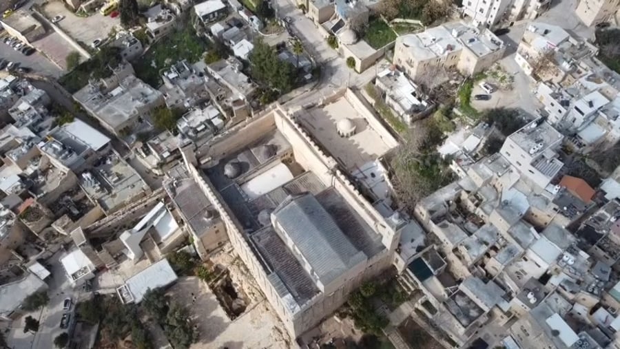 מערת המכפלה ממבט הרחפן