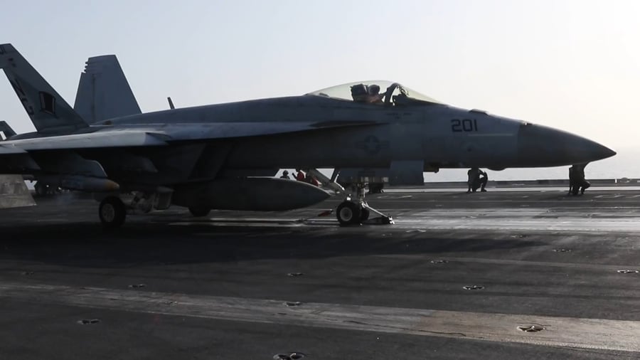 ההמראות מנושאת המטוסים 'לינקולן'