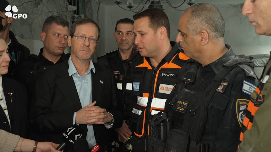 ביקור נשיא המדינה בזירת הנפילה בראשון לציון