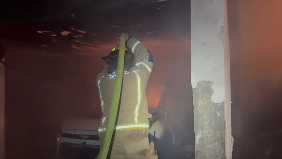 לוחמי האש בזירת נפילה במרכז