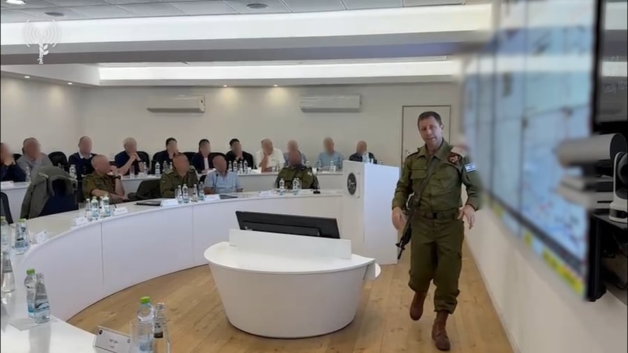 מפקד פיקוד המרכז, אלוף אבי בלוט, במפגש עם ראשי הרשויות