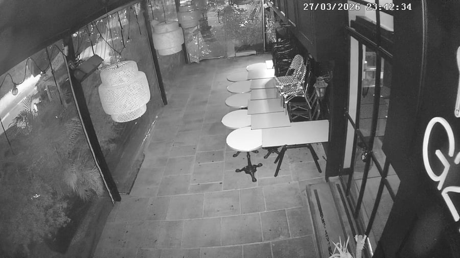 רגע הפגיעה בבית הקפה