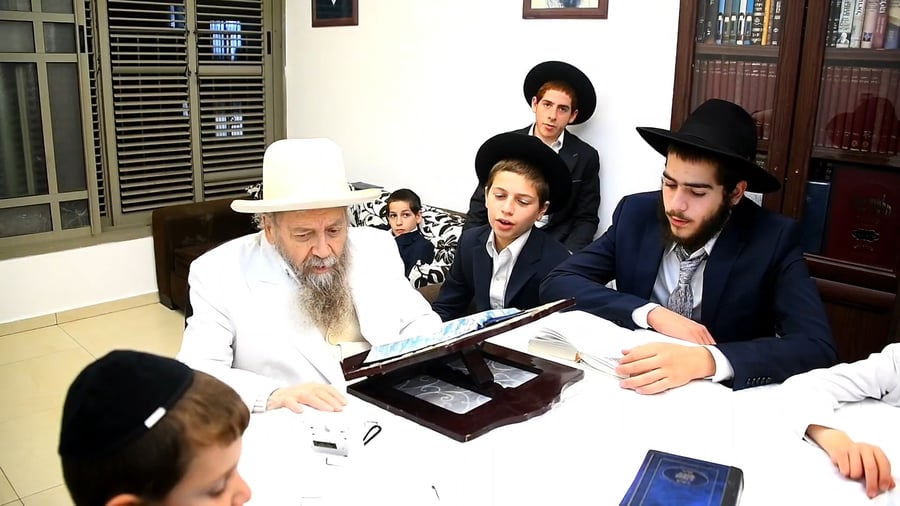 מוצאי שבת הגדול אצל המקובל רבי דוד בצרי