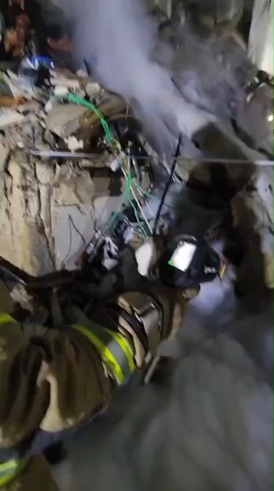 מאמצי חילוץ בזירה