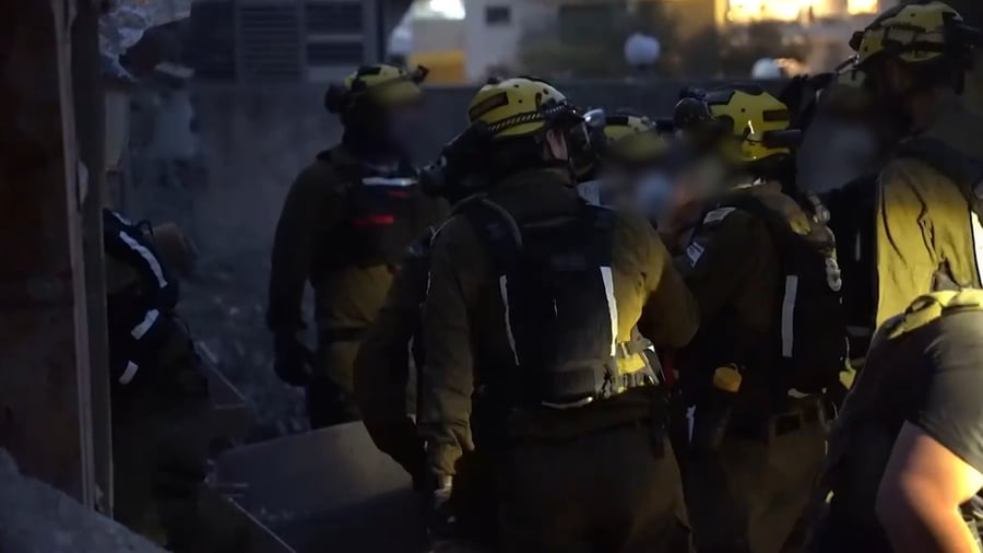 כוחות חילוץ בזירה