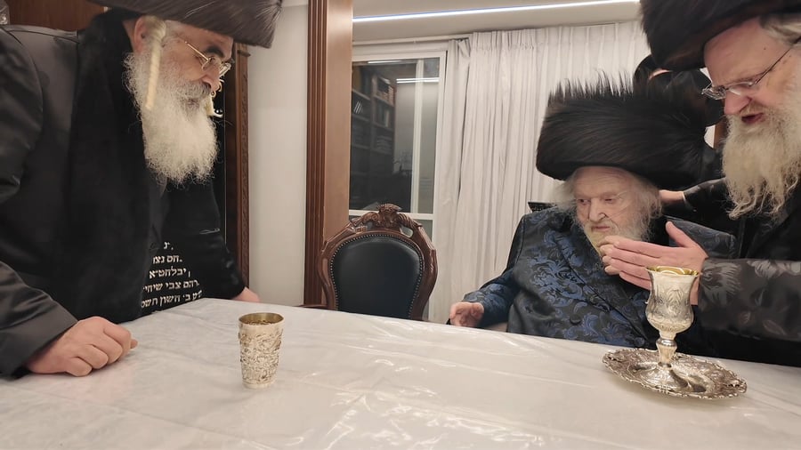 האדמו"ר מדושינסקיא בביקור אצל הגר"מ שטרנבוך