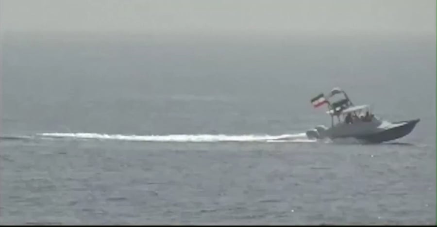 איראין מול ארה"ב במצרי הומורז