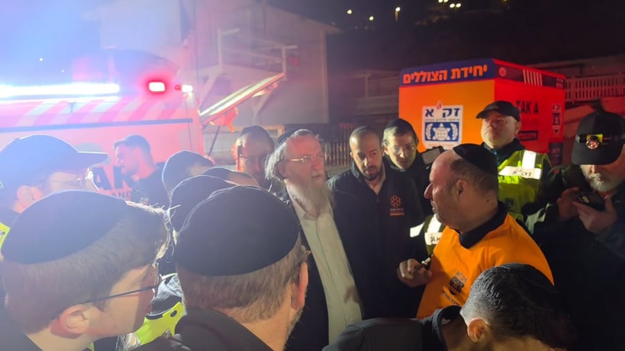 האבא הגר"ש שפיגל בשיחה עם הכוחות בשטח